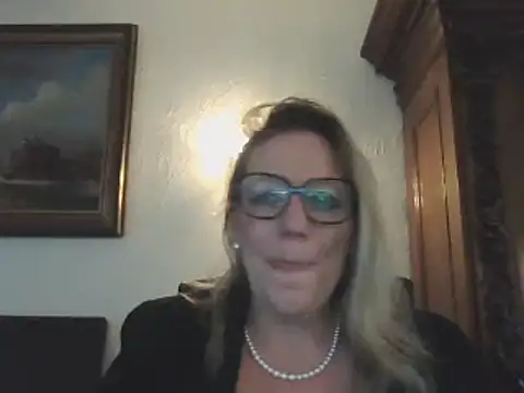 Snapshot of Silkesquirt chatting on 01-24-25, 11:15 Silkesquirt online show from 01-24-25, 11:15