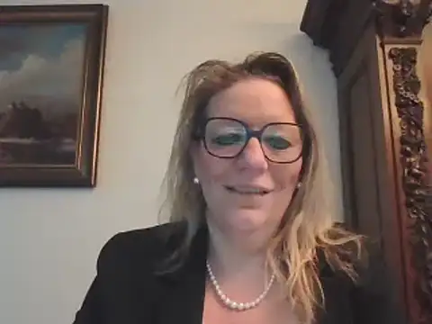 Snapshot of Silkesquirt chatting on 02-20-25, 07:34 Silkesquirt online show from 02-20-25, 07:34