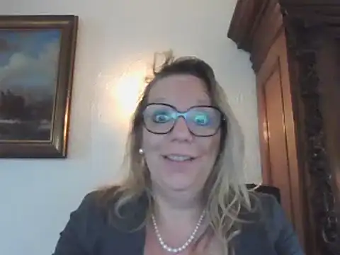 Snapshot of Silkesquirt chatting on 02-27-25, 08:17 Silkesquirt online show from 02-27-25, 08:17