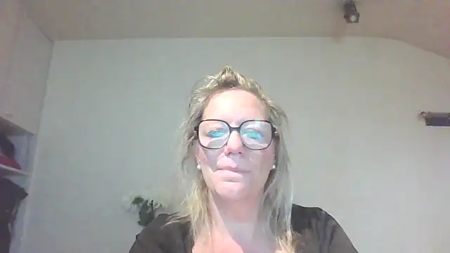 Snapshot of Silkesquirt chatting on 09-09-25, 06:35 Silkesquirt online show from 09-09-25, 06:35