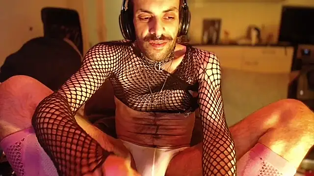 P4RtYBOII92 online show from 09-23-25, 03:42