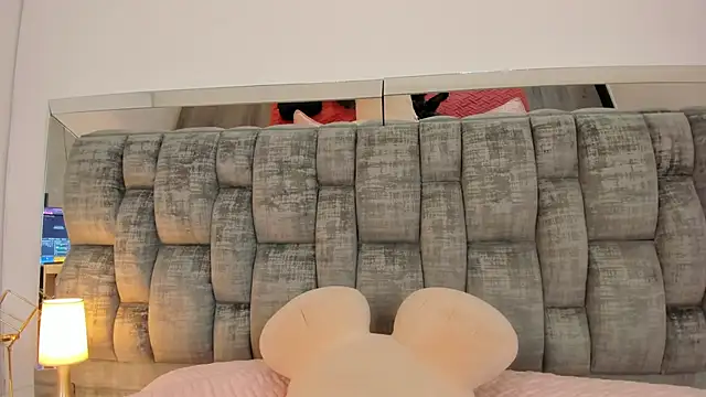 SussiSotto online show from 12-16-24, 04:16