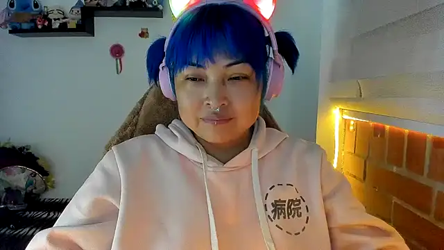 Shaddycute  online show from 10-21-25, 10:10