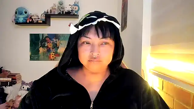 Shaddycute  online show from 02-11-26, 02:33