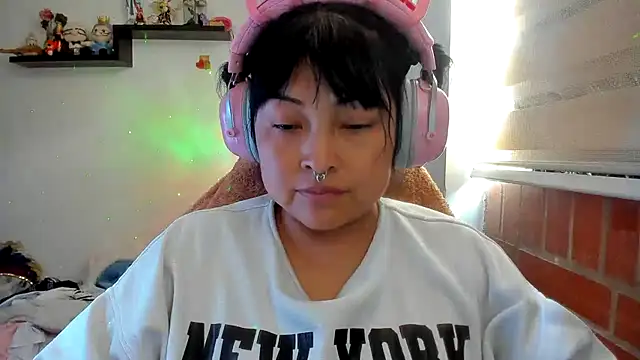 Shaddycute  online show from 07-07-26, 03:27