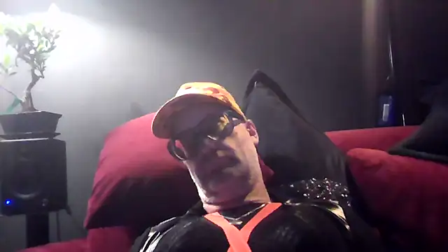 Snapshot of biffboff123 chatting on 05-25-26, 03:12 biffboff123 online show from 05-25-26, 03:12