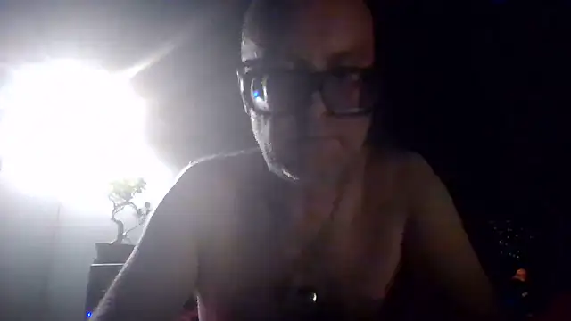 Snapshot of biffboff123 chatting on 07-11-26, 01:41 biffboff123 online show from 07-11-26, 01:41