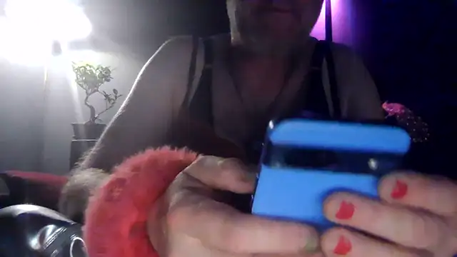 Snapshot of biffboff123 chatting on 07-12-26, 11:29 biffboff123 online show from 07-12-26, 11:29