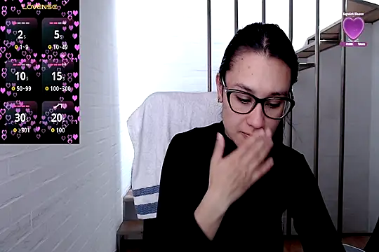 Snapshot of Jessie_Desire chatting on 11-25-25, 05:35 Jessie Desire online show from 11-25-25, 05:35