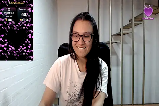 Snapshot of Jessie_Desire chatting on 11-29-25, 01:30 Jessie Desire online show from 11-29-25, 01:30