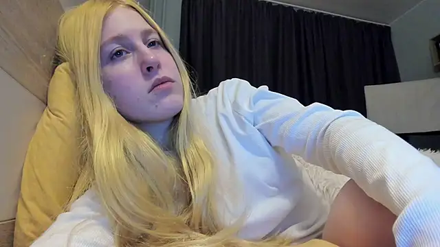 lola forever online show from 12-20-24, 07:12