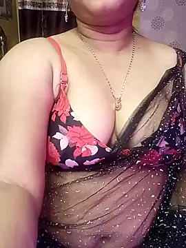 Snapshot of ella_mariya chatting on 12-29-24, 04:19 ella mariya online show from 12-29-24, 04:19