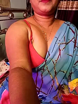 Snapshot of ella_mariya chatting on 02-19-25, 05:38 ella mariya online show from 02-19-25, 05:38