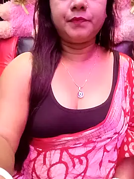 Snapshot of ella_mariya chatting on 11-06-25, 01:45 ella mariya online show from 11-06-25, 01:45