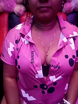 Snapshot of ella_mariya chatting on 02-19-26, 10:17 ella mariya online show from 02-19-26, 10:17