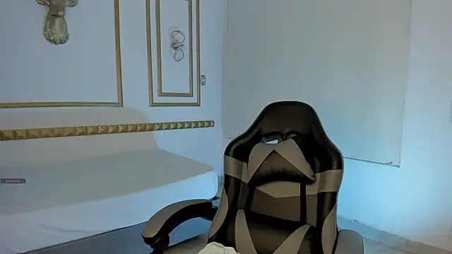 Snapshot of caro03x chatting on 10-31-25, 02:23 caro03x online show from 10-31-25, 02:23