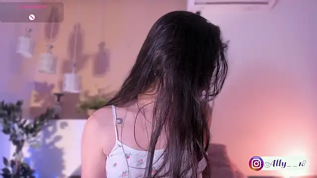 Snapshot of Ally_addams chatting on 11-11-25, 03:50 Ally addams online show from 11-11-25, 03:50