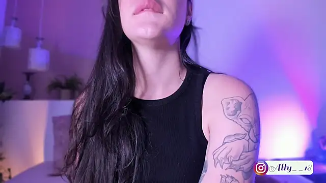 Snapshot of Ally_addams chatting on 12-04-25, 03:16 Ally addams online show from 12-04-25, 03:16