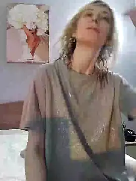 Snapshot of AvelinaLeoni chatting on 12-25-24, 05:48 AvelinaLeoni online show from 12-25-24, 05:48