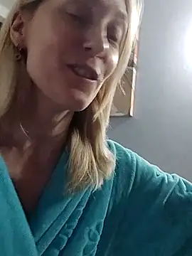 Snapshot of AvelinaLeoni chatting on 03-16-25, 08:21 AvelinaLeoni online show from 03-16-25, 08:21