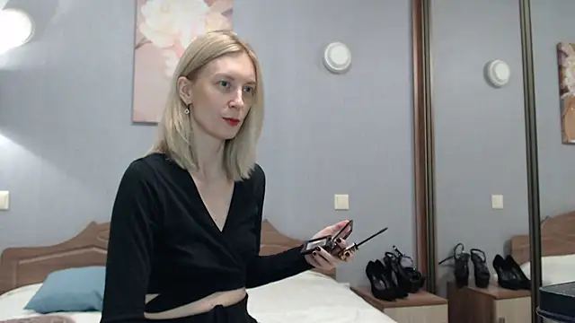 Snapshot of AvelinaLeoni chatting on 12-01-25, 06:29 AvelinaLeoni online show from 12-01-25, 06:29