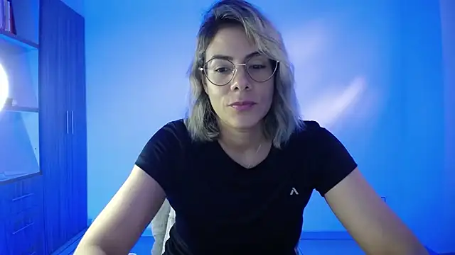 candydowson1 online show from 10-24-25, 09:11