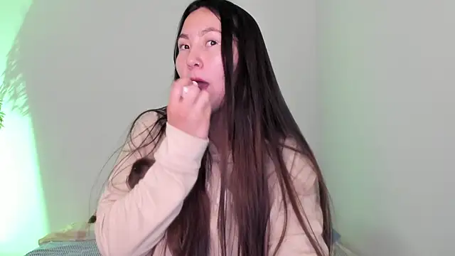 Elle Lee  online show from 02-27-25, 09:47