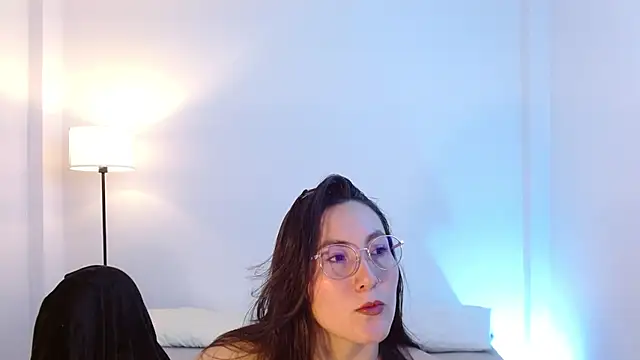 Elle Lee  online show from 07-22-26, 04:10