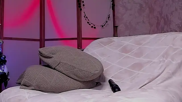 Snapshot of Devilina_V chatting on 12-28-24, 11:30 Devilina V online show from 12-28-24, 11:30