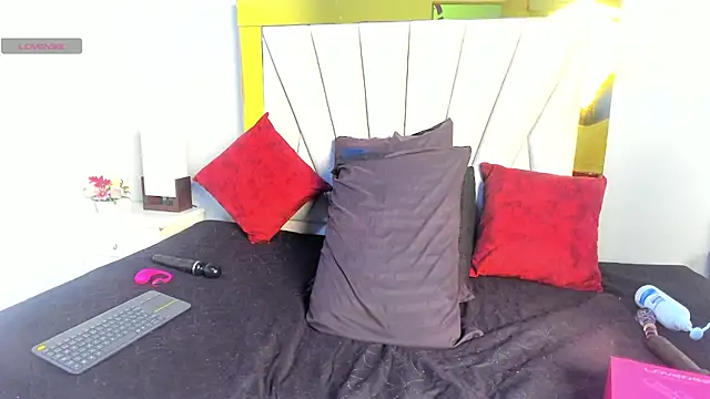 Snapshot of vahiolet_fuentes chatting on 07-22-26, 03:09 vahiolet fuentes online show from 07-22-26, 03:09
