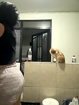 karenlennox1 online show from 09-18-25, 06:26