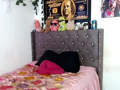 Snapshot of stefanny_hot03 chatting on 10-22-25, 02:17 stefanny hot03 online show from 10-22-25, 02:17