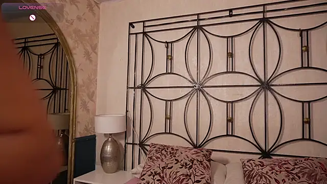 Snapshot of Sophia_wilsonn_ chatting on 01-13-26, 11:15 Sophia wilsonn online show from 01-13-26, 11:15