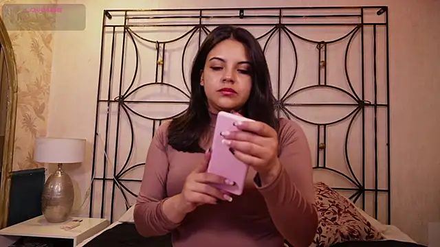 Snapshot of Sophia_wilsonn_ chatting on 01-17-26, 11:15 Sophia wilsonn online show from 01-17-26, 11:15