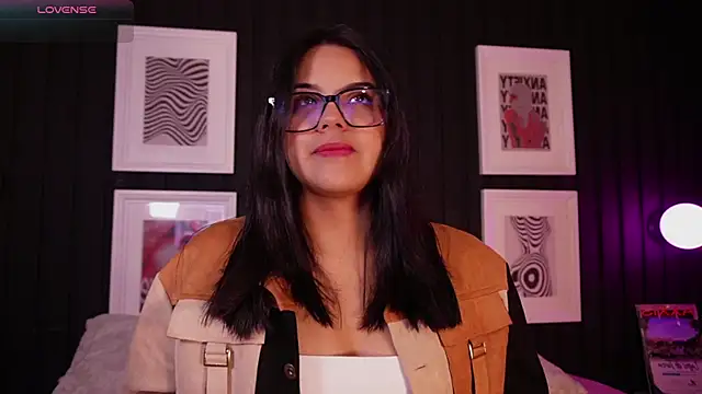 Snapshot of Sophia_wilsonn_ chatting on 03-10-26, 10:42 Sophia wilsonn online show from 03-10-26, 10:42