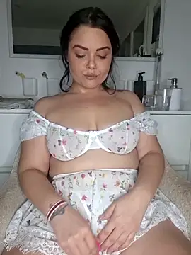 Snapshot of Xladycharme chatting on 03-22-26, 01:42 Xladycharme online show from 03-22-26, 01:42