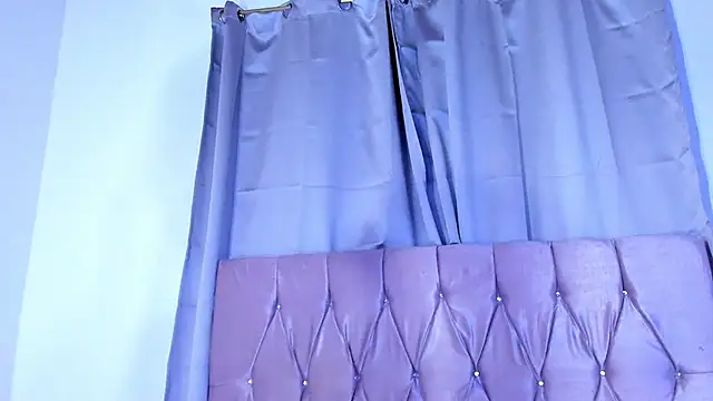 Snapshot of Ashley_piinkk_ chatting on 02-02-25, 04:59 Ashley piinkk  online show from 02-02-25, 04:59