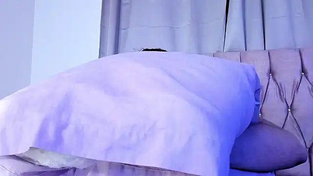 Snapshot of Ashley_piinkk_ chatting on 02-25-25, 07:20 Ashley piinkk  online show from 02-25-25, 07:20