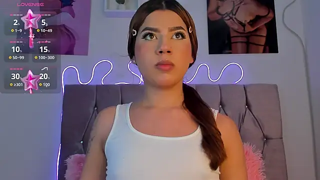 Snapshot of Ashley_piinkk_ chatting on 09-24-25, 12:41 Ashley piinkk  online show from 09-24-25, 12:41