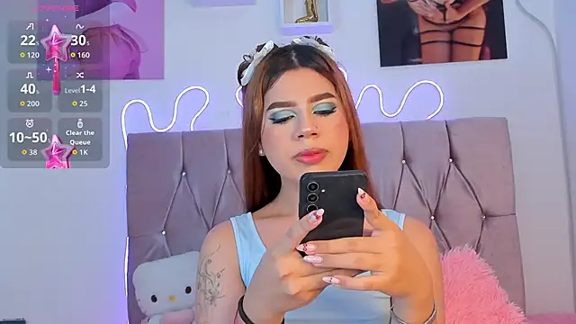 Snapshot of Ashley_piinkk_ chatting on 09-27-25, 01:49 Ashley piinkk  online show from 09-27-25, 01:49