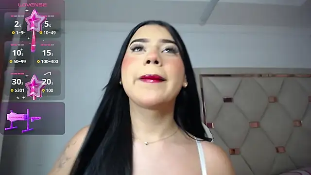 Snapshot of Ashley_piinkk_ chatting on 05-19-26, 04:30 Ashley piinkk online show from 05-19-26, 04:30