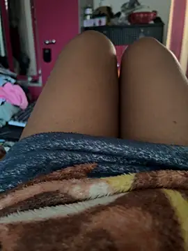 Snapshot of TASHa009 chatting on 12-19-25, 08:43 TASHa009 online show from 12-19-25, 08:43