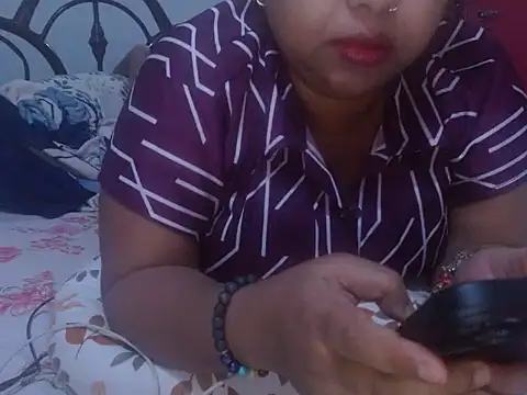 Snapshot of TASHa009 chatting on 02-09-26, 05:06 TASHa009 online show from 02-09-26, 05:06