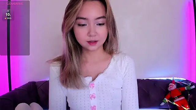 Snapshot of Fluffy_Rose chatting on 12-09-24, 01:51 Fluffy Rose online show from 12-09-24, 01:51