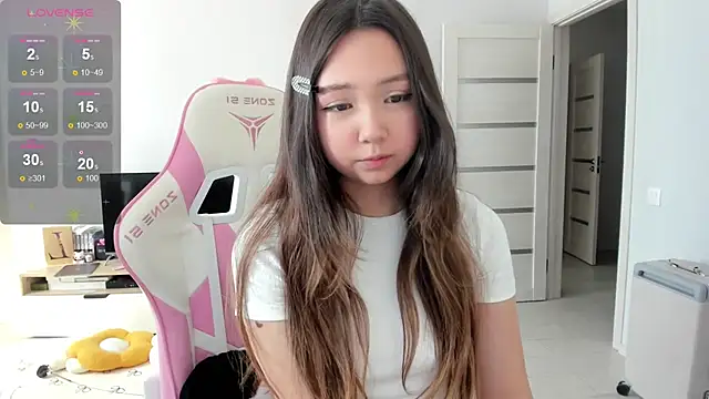 Fluffy Rose online show from 06-20-26, 03:09