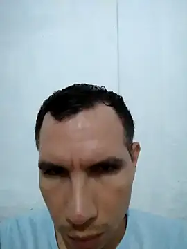 Snapshot of Adrianpl98 chatting on 11-30-25, 10:36 Adrianpl98 online show from 11-30-25, 10:36