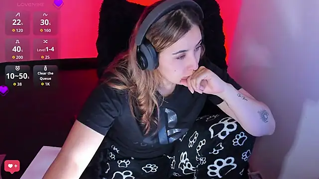 Snapshot of bonnie_moon_ chatting on 02-11-26, 09:31 bonnie moon online show from 02-11-26, 09:31