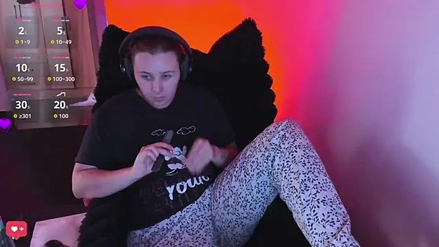 Snapshot of bonnie_moon_ chatting on 03-03-26, 08:04 bonnie moon online show from 03-03-26, 08:04