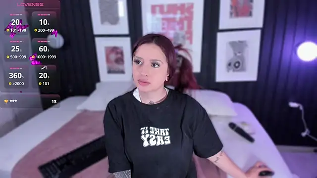 Snapshot of Paiige_peach chatting on 12-20-25, 07:54 Paiige peach online show from 12-20-25, 07:54