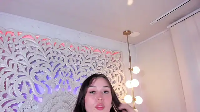 Snapshot of Kayla_stern_ chatting on 12-19-25, 07:43 Kayla stern online show from 12-19-25, 07:43